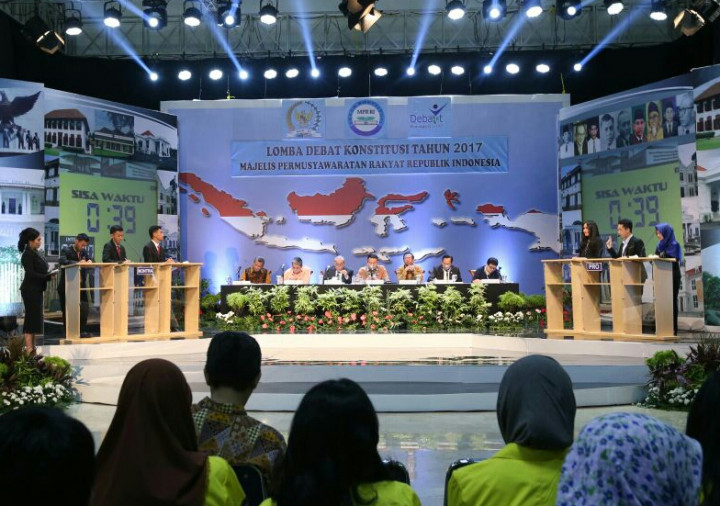 Peserta Debat Konstitusi Menuai Pujian