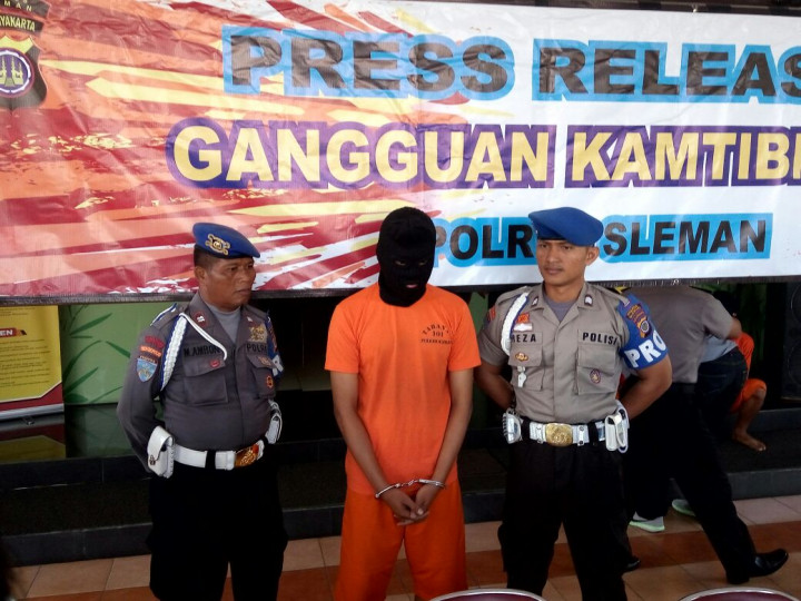 Pegawai Bank Menyambi jadi Muncikari Prositutusi Online