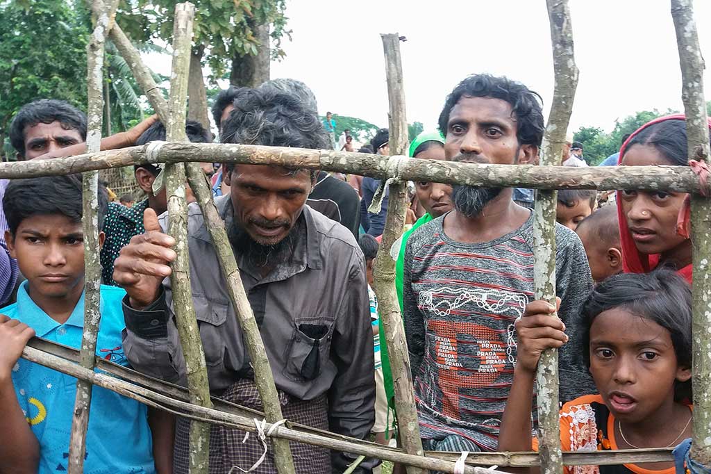 Ribuan Warga Rohingya Tertahan di Perbatasan Bangladesh