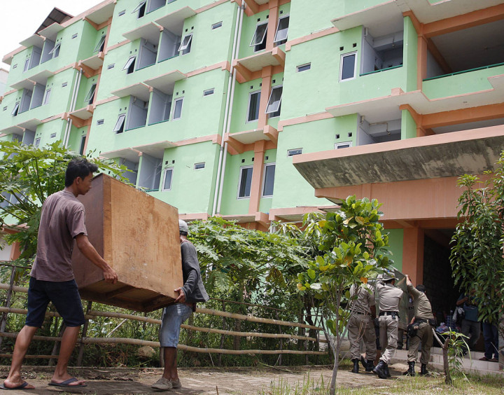 September, 148 Warga Kali Baru Direlokasi