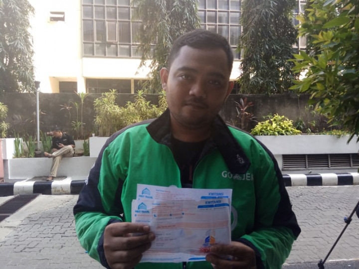 Cerita <i>Driver</i> Ojek <I>Online</i> Banting Tulang untuk Ikut Umrah First Travel