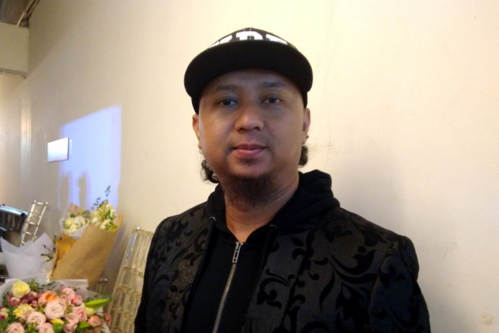 Anggy Umbara Menjajal Meta-Jokes di Film Warkop DKI Reborn 2