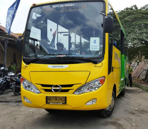 Hino Serah Terima 15 Unit Bus Trans Jogja