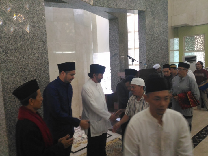 Surya Paloh Salat Iduladha Bersama Warga & Karyawan Media Group