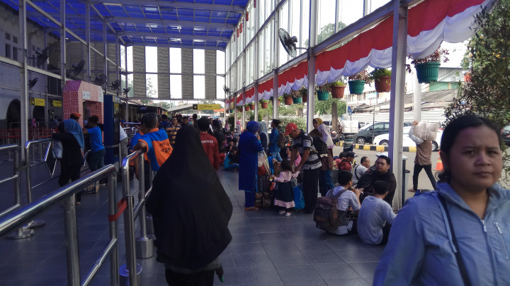 Stasiun Pasar Senen Sediakan Dua Kereta Tambahan