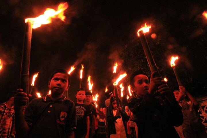Kemeriahan Pawai Obor Menyambut Iduladha