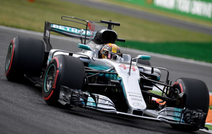 Mercedes Dominan, Hamilton Tercepat di Sesi Latihan Bebas Pertama