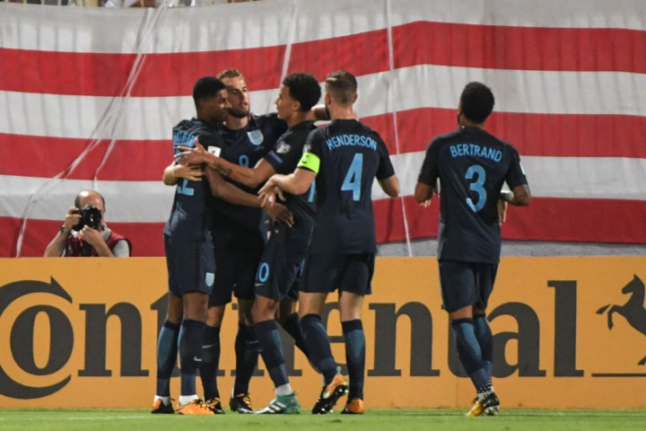 Superior, Inggris Libas Malta