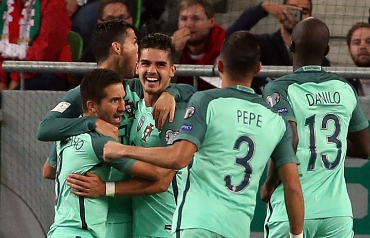 Portugal Tundukkan 10 Pemain Hungaria