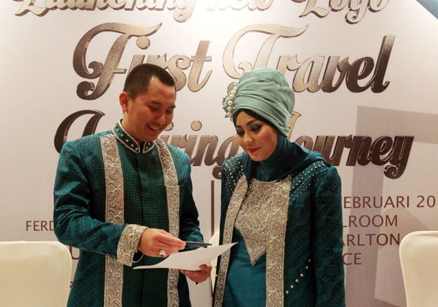Dirut PT. First Travel Andika Surachman dan istrinya Anniesa Desvitasari Hasibuan. Foto: Antara/Indra