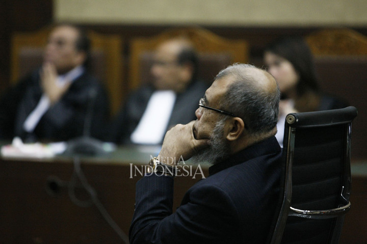 Patrialis Akbar Divonis 8 Tahun Penjara