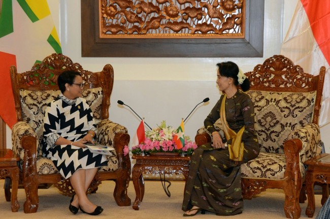 FM Retno Meets Suu Kyi, Proposes 4+1 Formula