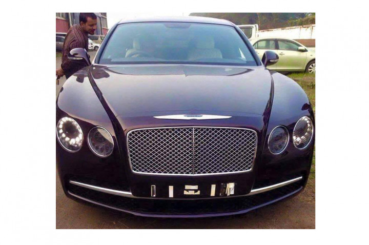 Pajak Mahal, Bentley di Bangladesh Pakai Logo Chrysler