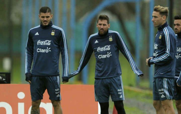 Diego Maradona 'Serang' Mauro Icardi