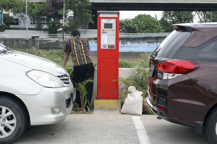 Tarif Baru Parkir di Tangsel tak Berlaku di Pinggir Jalan