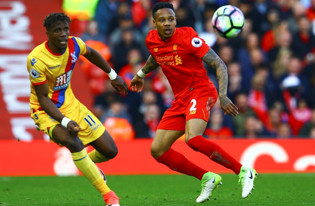 Nathaniel Clyne (kanan) (Foto: AFP/GEOFF CADDICK)