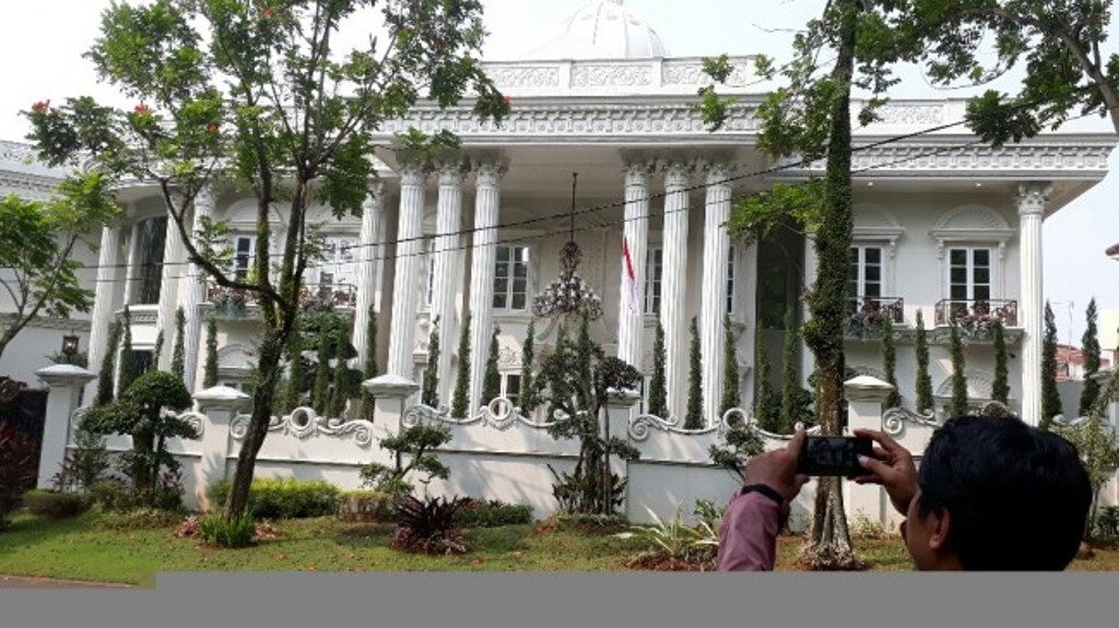 Rumah megah bos First Travel di Sentul, Kabupaten Bogor. Foto: MI/Dede Susianti