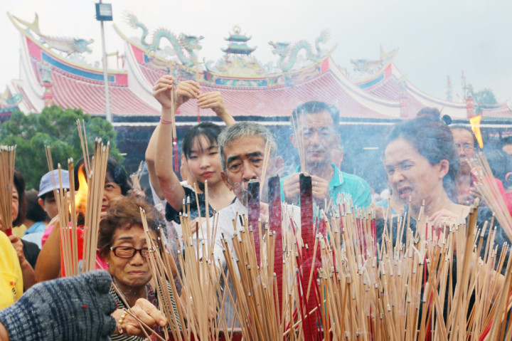 Tradisi Sembahyang Leluhur Warga Tionghoa