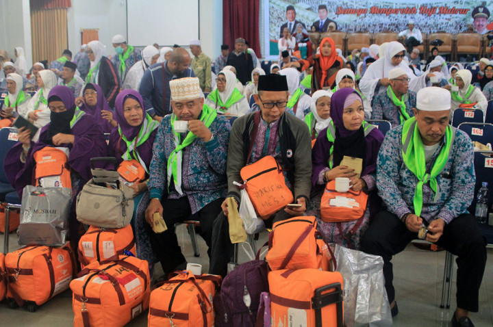 Jemaah Haji Kloter 1 Embarkasi Medan Tiba di Tanah Air