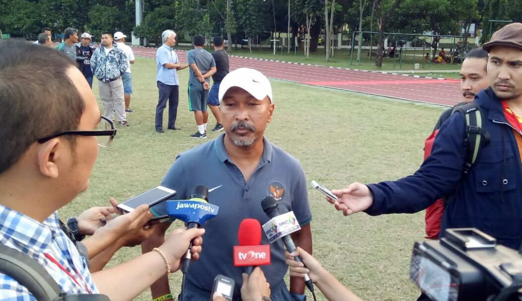 Pelatih Timnas Indonesia U-16 Fakhri Husaini (MTVN/Rendy Renuki H)