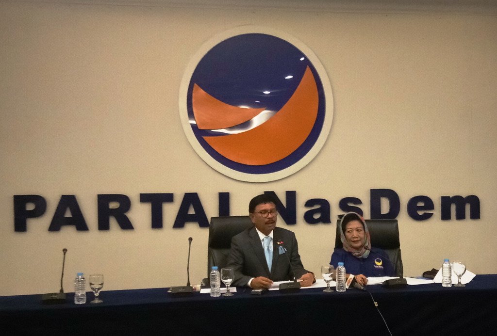 Sekjen Partai NasDem Johnny G. Plate (kiri)/MTVN/Achmad Zulfikar Fazli