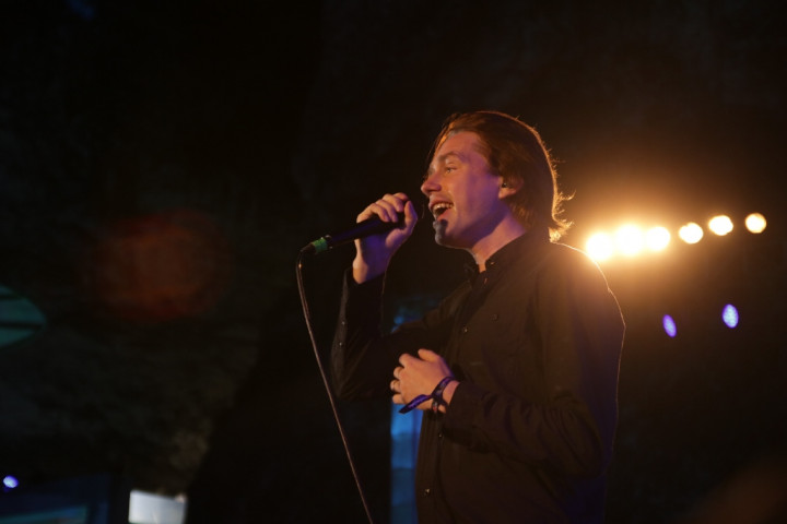 Mew Terkesan dengan Penggemar di Indonesia yang Ekspresif