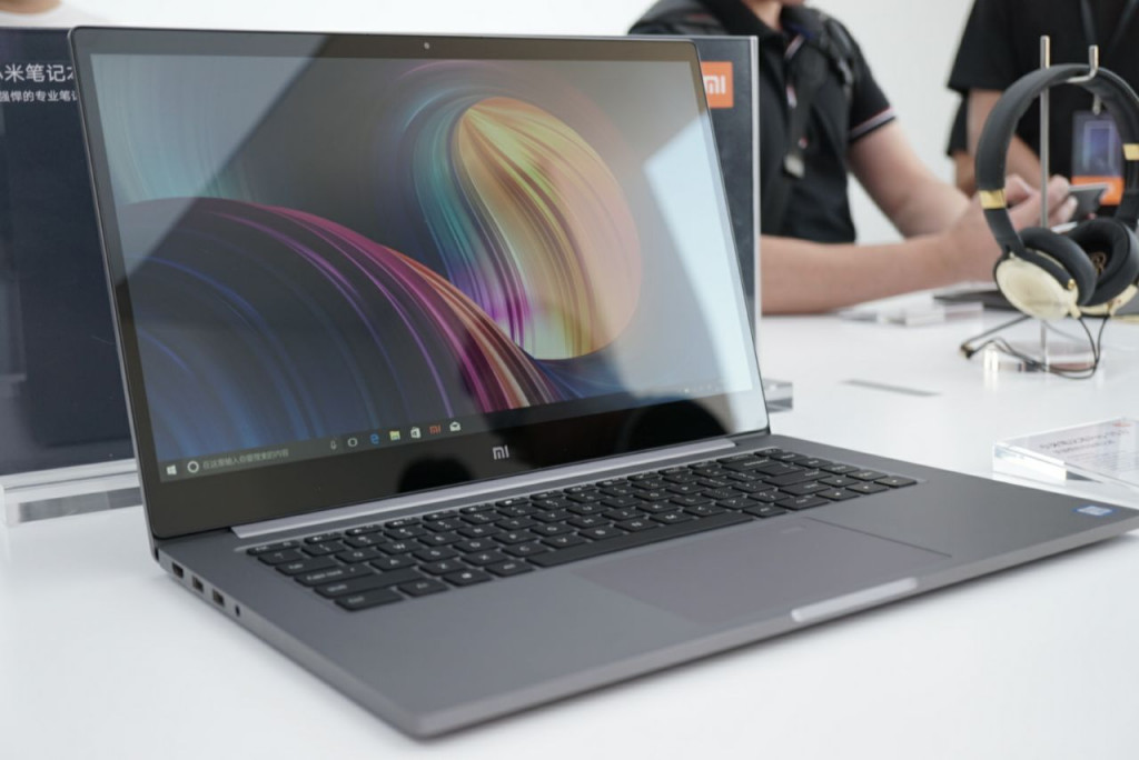 Xiaomi mi notebook драйвера. Док станция для ноутбука Ксиаоми. Вебкамера на ноутбуке ксиоми. Микрофон mi Notebook Pro. Mi Notebook Pro живые фотографии.