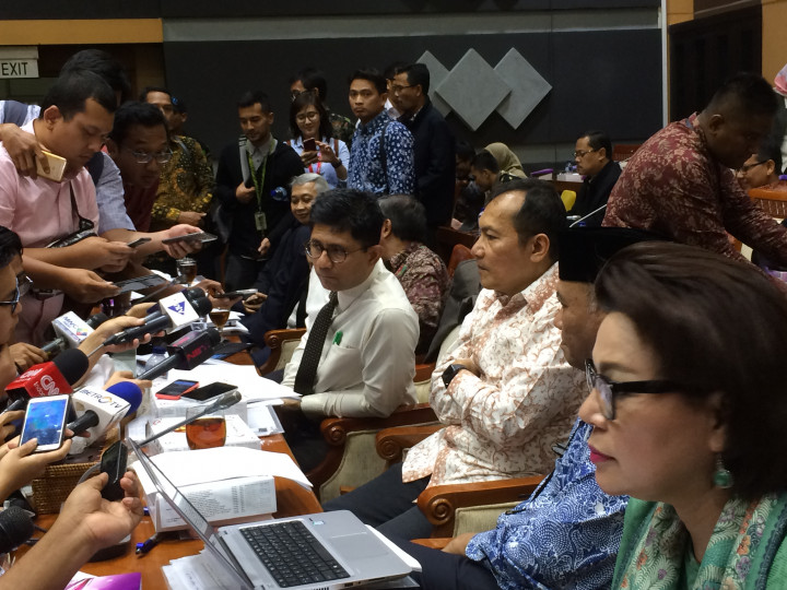 Rapat Komisi III dengan KPK Dilanjutkan Selasa Pagi