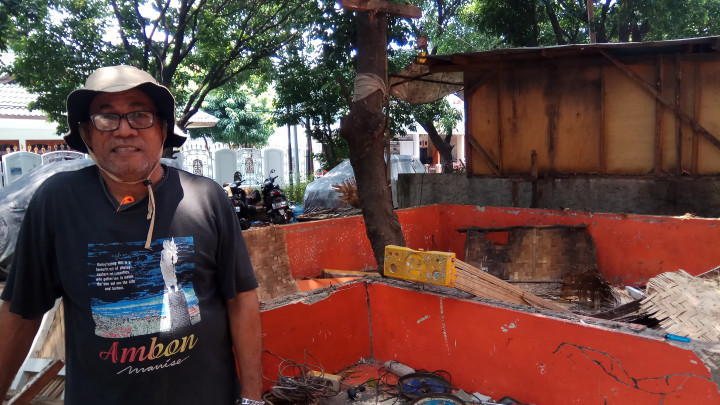 Pemilik Bangunan Liar Rusunami Bidara Cina Membongkar Sendiri