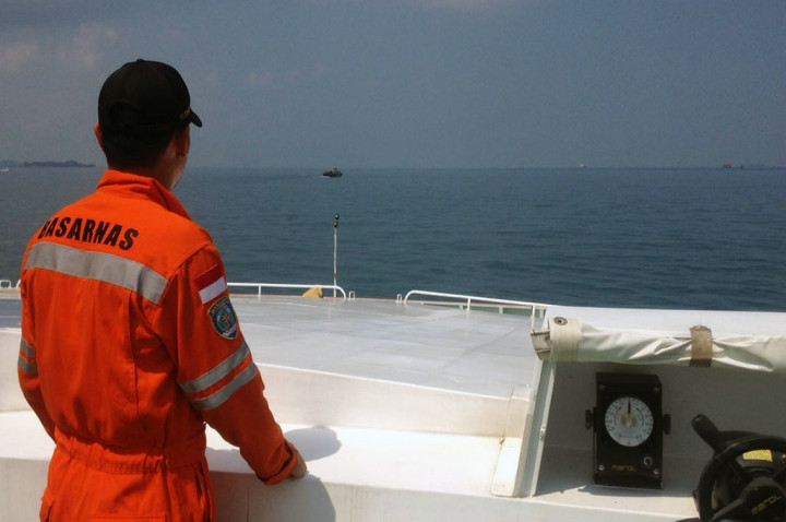 Lima ABK Kapal Keruk Diperkirakan Hanyut ke Laut Indonesia