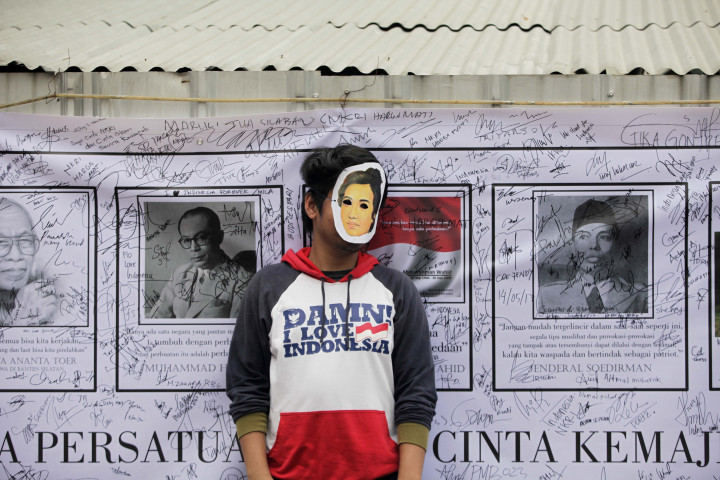 Bara Politik Identitas dalam Sekam Pilkada Jabar