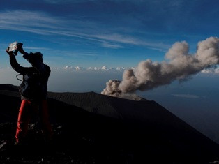 Pendaki Meninggal Saat Turun dari Gunung Semeru