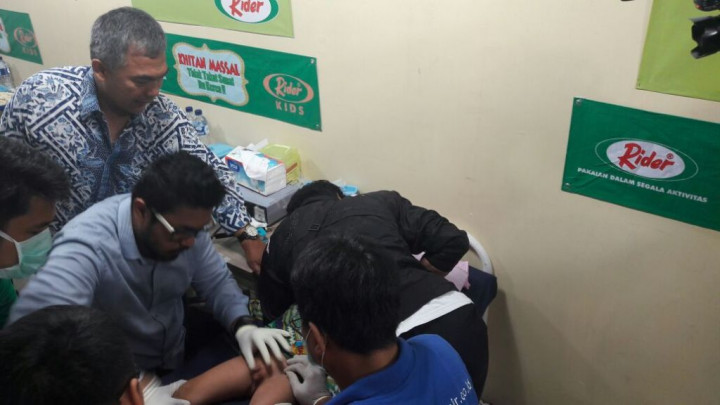 Ratusan Anak Ikut Khitanan Massal di Bogor