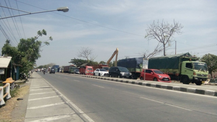 Jembatan Wonokerto Dibongkar, Pantura Demak Macet