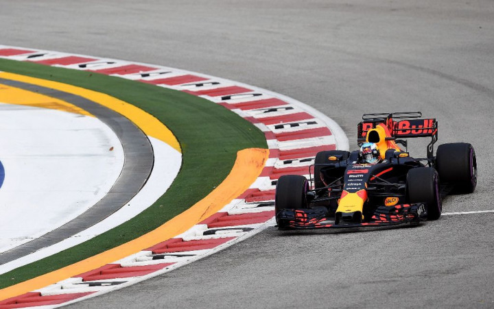 Ricciardo Ungguli Vettel di FP1 GP Singapura