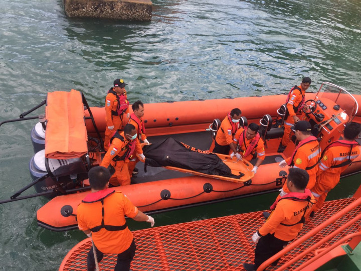 Basarnas Temukan Satu Jasad Diduga ABK JBB DE Rong 19