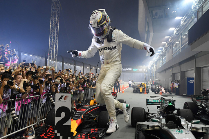 Hamilton Juara GP Singapura 2017