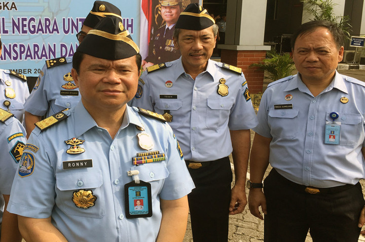 Ratusan Petugas Imigrasi Bandara Soetta Jalani Tes Urine