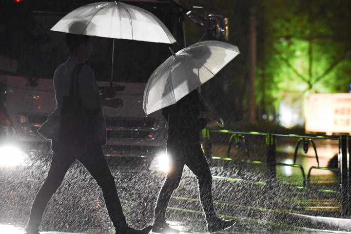 Topan Talim Hantam Jepang, Dua Tewas