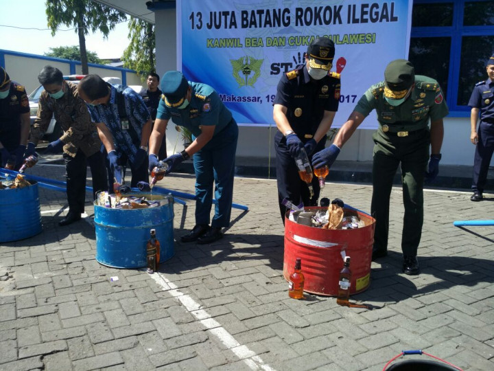 13 Juta Batang Rokok Ilegal Dimusnahkan