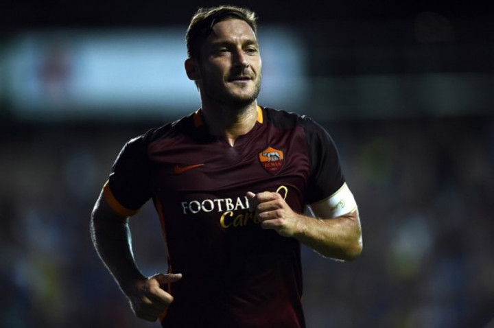 2015: Totti Cetak Gol ke-300 untuk Roma
