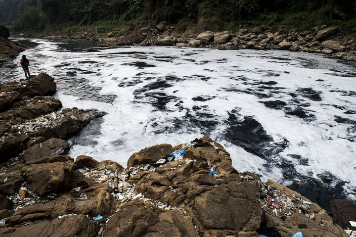Lebih dari Tiga Ratus Perusahaan di Bandung Cemari Sungai Citarum