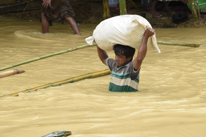 Banjir Landa Pengungsian Rohingya di Bhangladesh