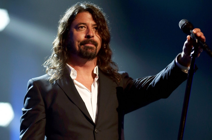 Pascaoperasi Kaki, Dave Grohl Dijenguk Pangeran Harry