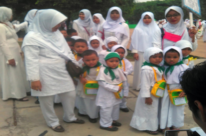Ribuan Anak di Serang Mengikuti Manasik Haji