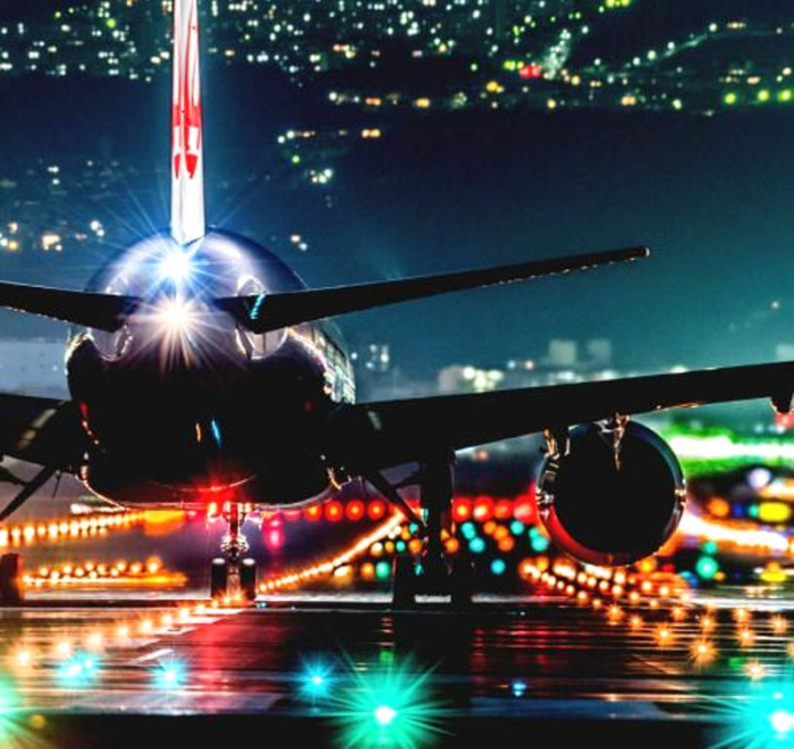 Kapan Waktu yang Tepat untuk Tetap Terjaga Selama di Pesawat?