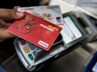 YLKI: <i>Top Up</i> Uang Elektronik Bertentangan dengan Gerakan Nontunai