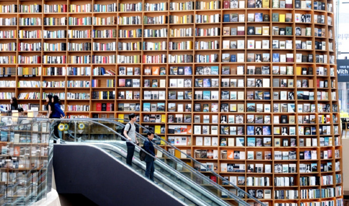 Di Mal Ini Ada Perpustakaan Gratis