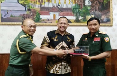 Laos Tertarik untuk kembali Beli Senjata Pindad