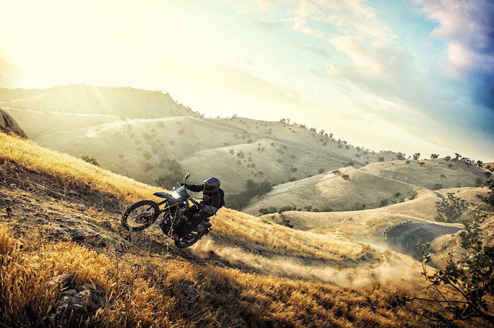 Kawasaki Pasang Corak Militer di KLX250 MY 2018